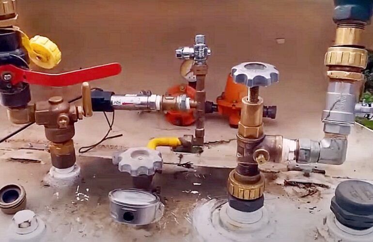 Prueba de emisiones acústica a depósito de gas. Válvulas conexión